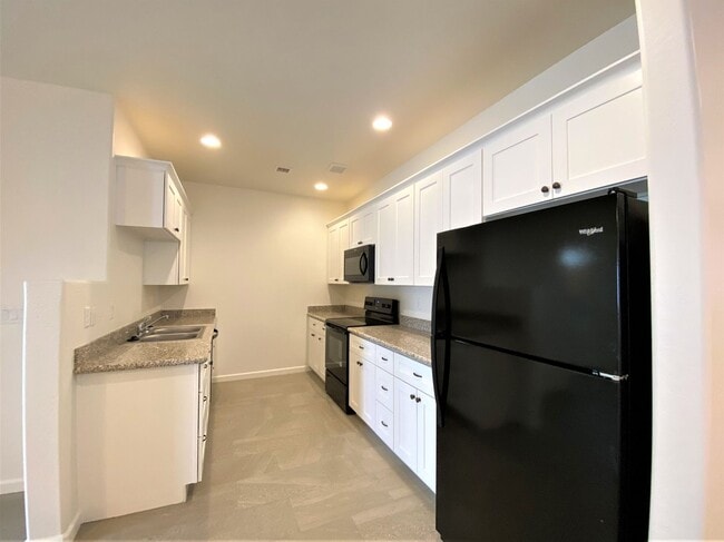 Foto del edificio - 8715 Spouse Dr