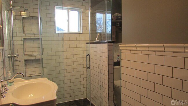 Building Photo - 57 Prentice Ave