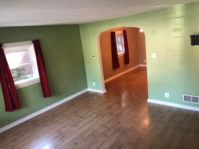 Living Room - 714 Skyline Dr