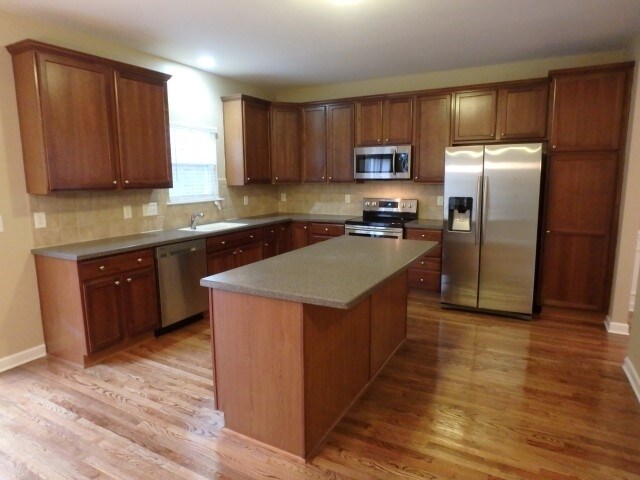 Foto del edificio - 322 Stoke Hammond Ct