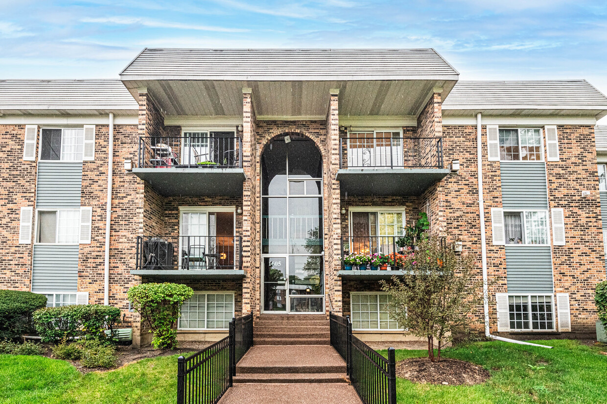 Primary Photo - 1605 N Windsor Dr