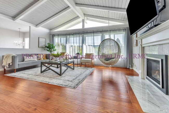 Building Photo - San Rafael View Home with Modern Upgrades!