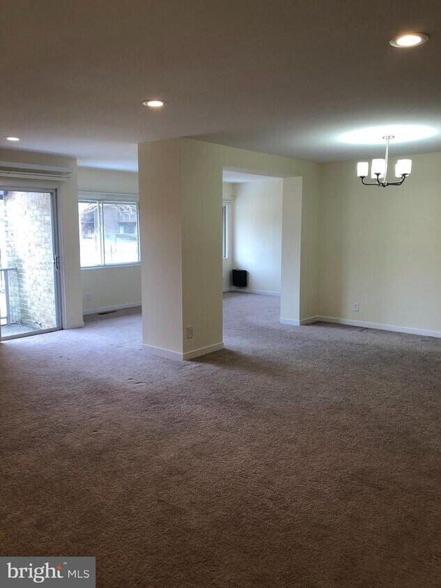 3 Stonehenge Cir Unit 7, Pikesville, MD 21208 Condo for Rent in