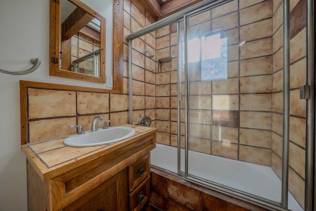 Foto del edificio - 69 Glendora Ave