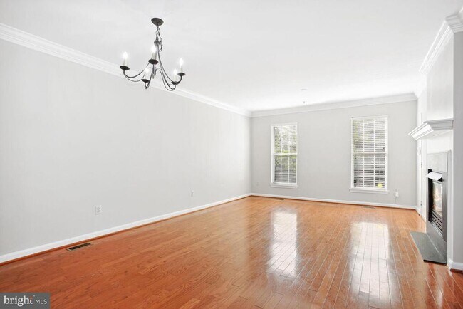 Foto del edificio - 1581 Leeds Castle Dr