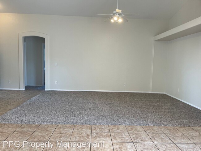 Building Photo - 3 br, 2 bath House - 14936 N 133rd Dr