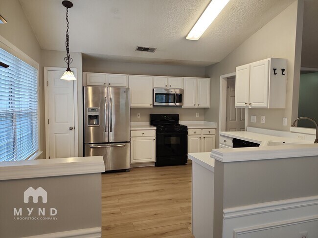 Building Photo - 374 Darter Point NW