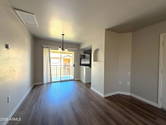 Foto del edificio - 2013 N Hunt Cir