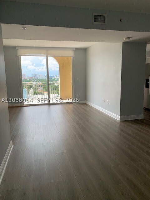 Foto del edificio - 2425 SW 27th Ave
