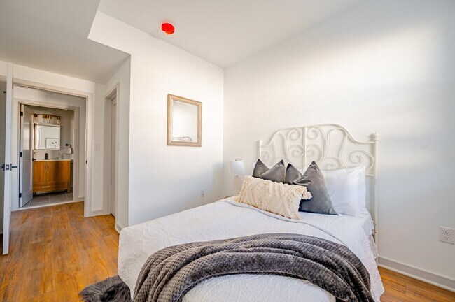 Building Photo - The Press House