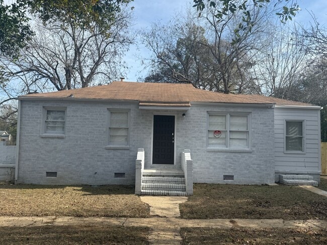 Foto del edificio - ***TOTAL ELECTRIC 2 or 3 Bedroom / 1 Bathroom Home for Rent in Columbus, GA***