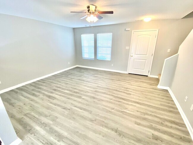 Building Photo - AddisonParkCove1718