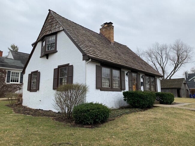 Foto del edificio - 426 E Prairie Ave