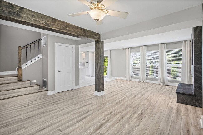Foto del edificio - 5117 Woodmere Ct
