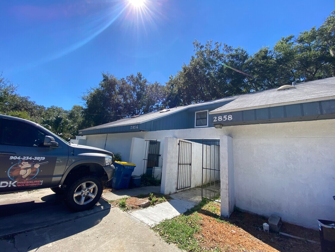 2858 Wonderwood Ln, Jacksonville, FL 32233 Townhome Rentals in