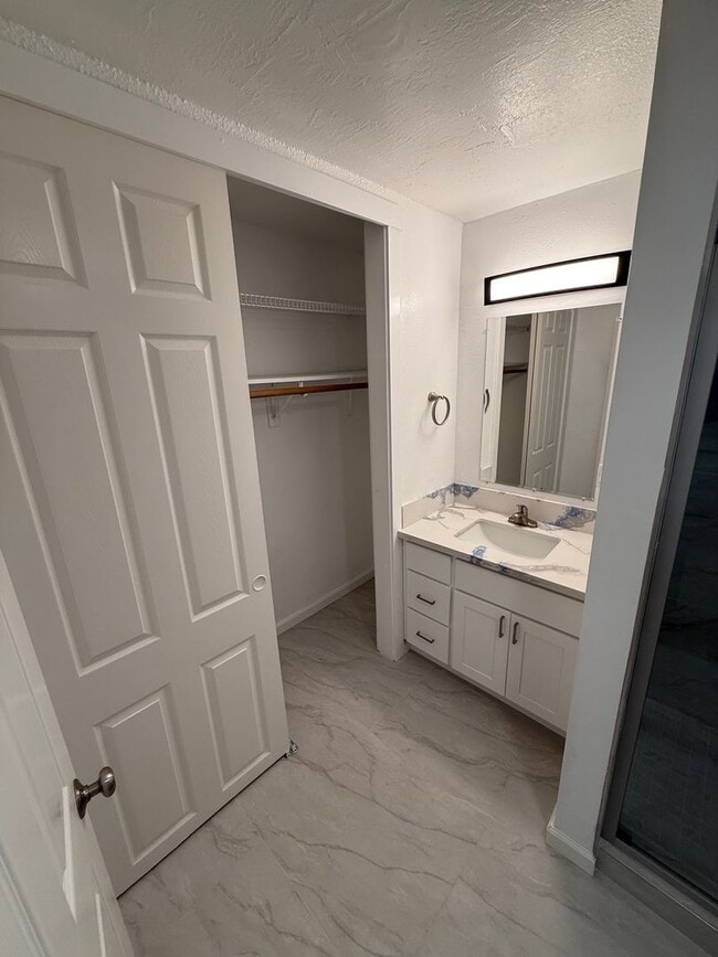 Building Photo - 4 bedroom home now available in South San Jose near Hellyer County Park!