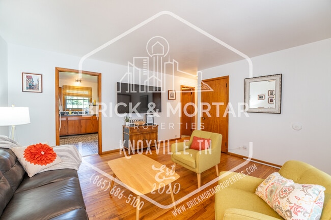 Foto del edificio - 2407 Holbrook Dr