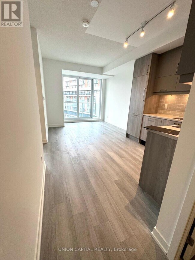 Building Photo - 292-14292 Verdale Crossing