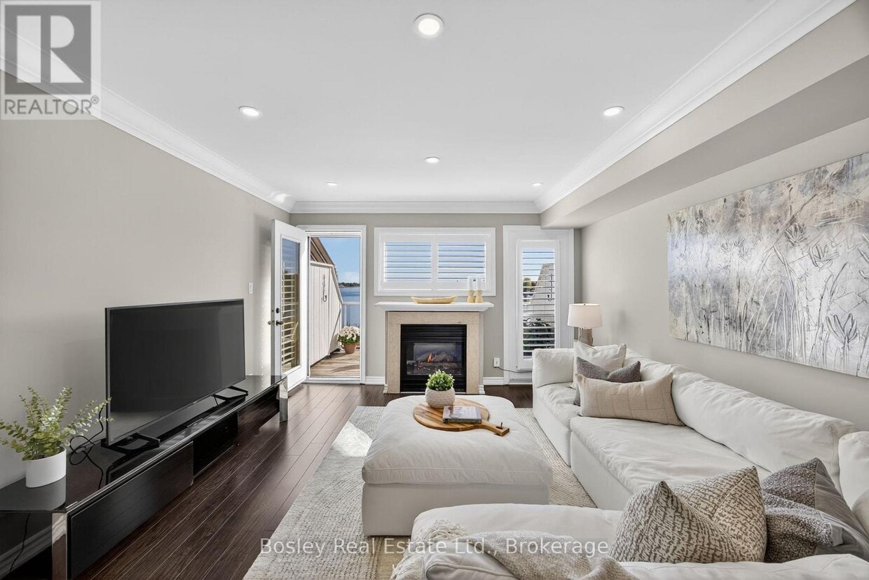 Primary Photo - 59 Cranberry Surf