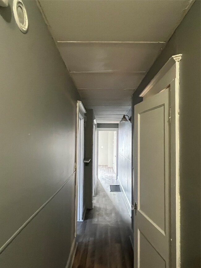 Building Photo - 415 Adams Ave