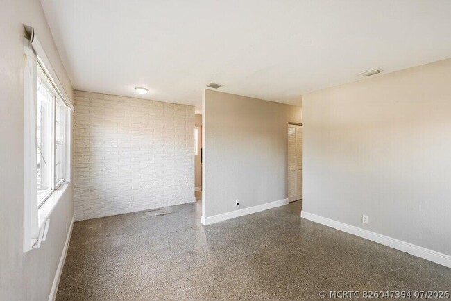 Building Photo - 2218 Farragut St