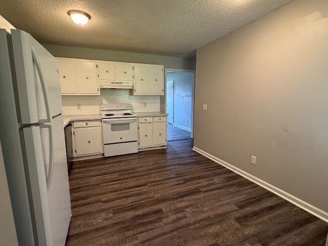 Foto del edificio - 4706 Metro Park Ln