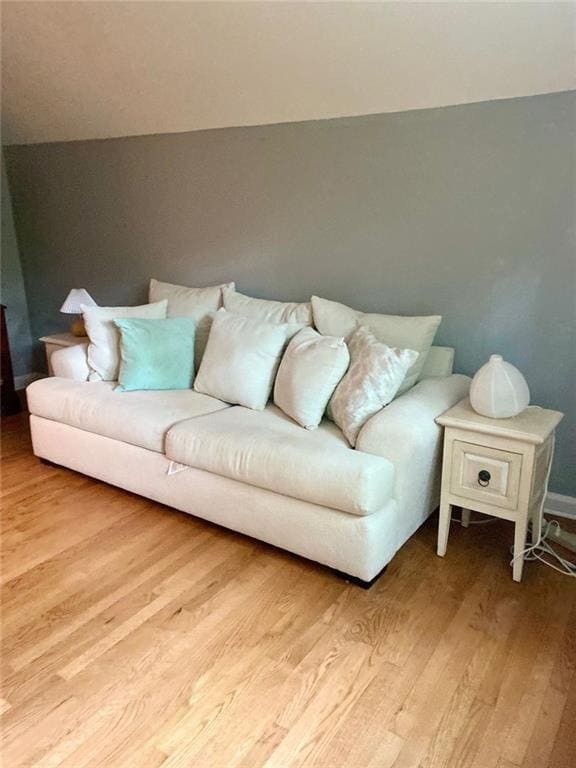 Foto del edificio - 487 Lakeshore Dr NE