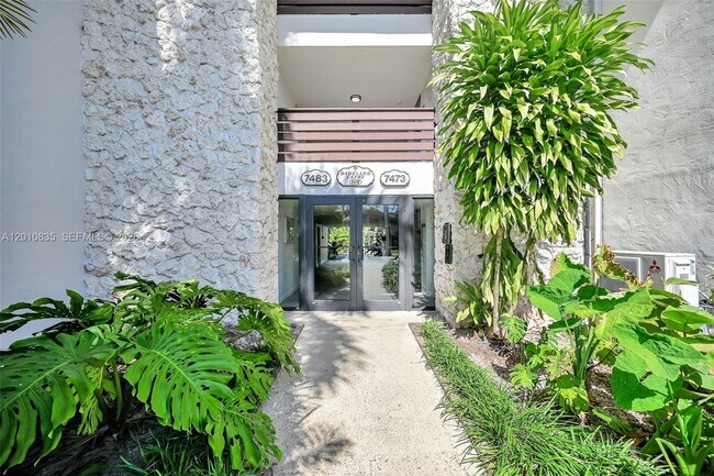 Foto del edificio - 7483 SW 82nd St