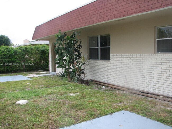 Building Photo - 6029 SW 34th St