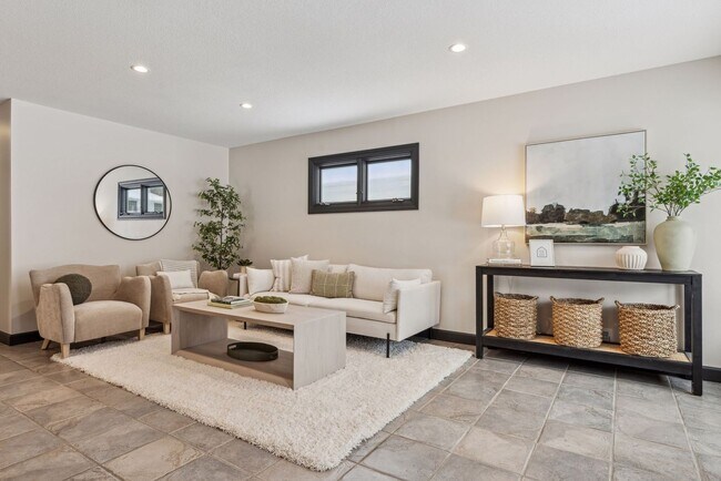 Foto del edificio - Gorgeous Like New Remodeled Edina Beauty with Gourmet Kitchen, Hardwood Floors & 2-Car Garage!