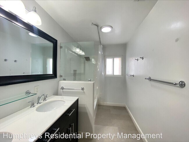 Foto del edificio - 2 br, 2 bath House - 2734 Chatsworth Blvd.