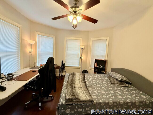Foto del edificio - 81 Hillside St