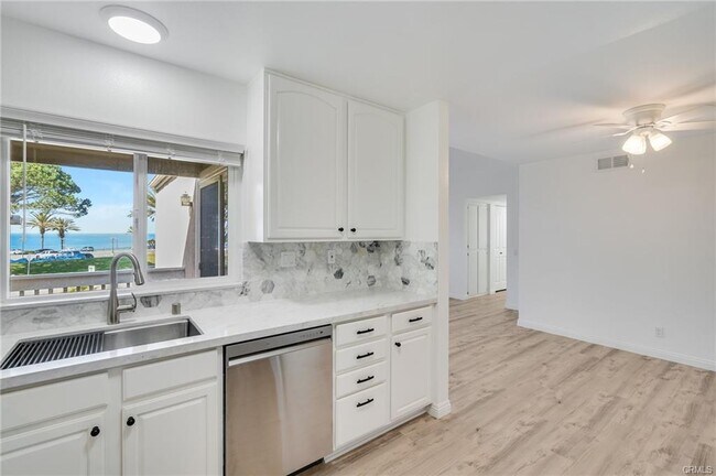 Foto del edificio - 34112 Selva Rd