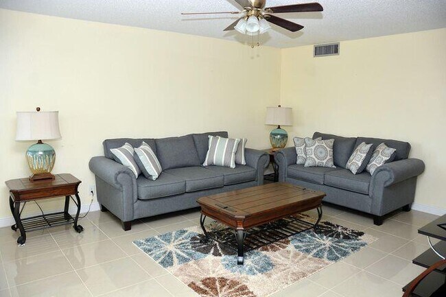Foto del edificio - 3400 Springdale Blvd