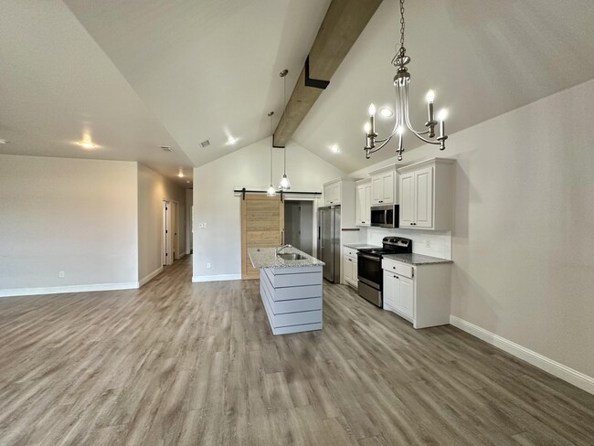 Building Photo - 1604 102nd St