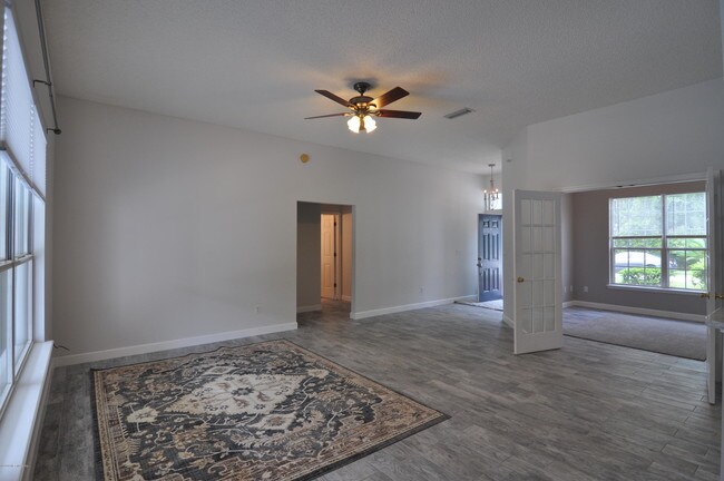 Building Photo - 825 Southern Belle Dr E