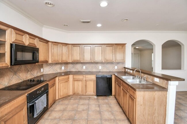 Building Photo - 12818 Schiller Park Ln