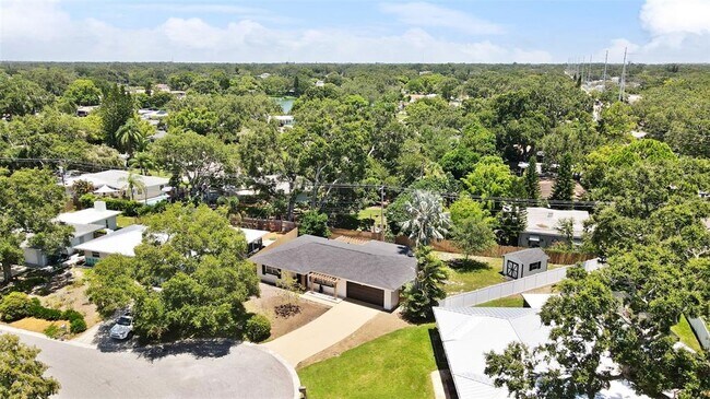 Foto del edificio - 1431 San Helen Dr