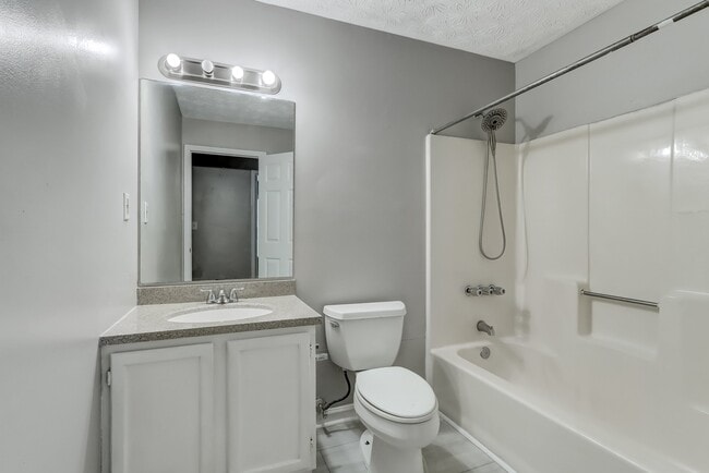 Building Photo - 323 Farm Pl Ct NE