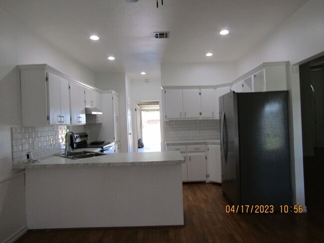 Foto del edificio - 4104 SW Wendy Dr