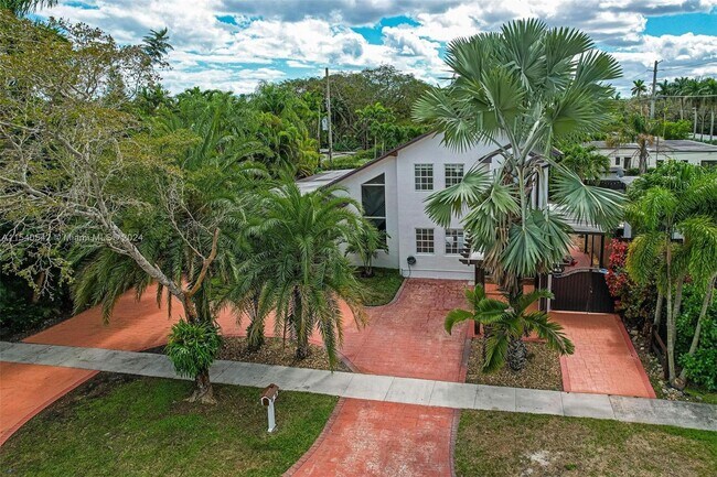 Building Photo - 6130 SW 46th St