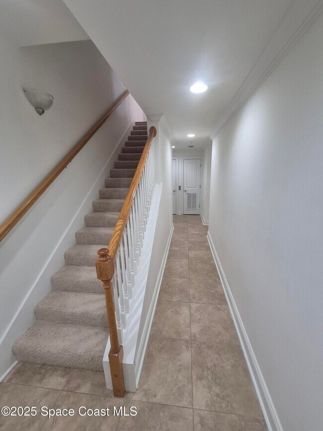 Building Photo - 870 Vignoles Ave NE