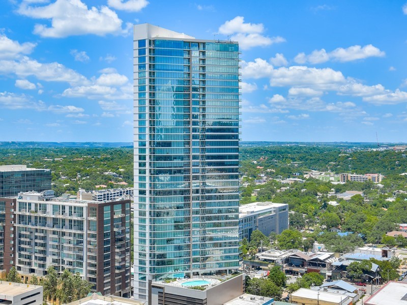 Primary Photo - Luxury Condo For Lease