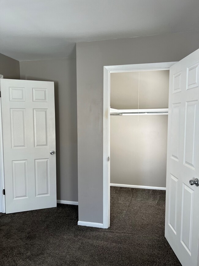 Building Photo - 770 N Main St