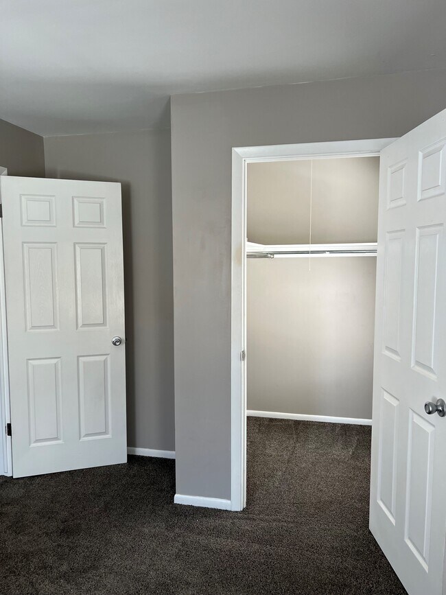 Foto del edificio - 770 N Main St