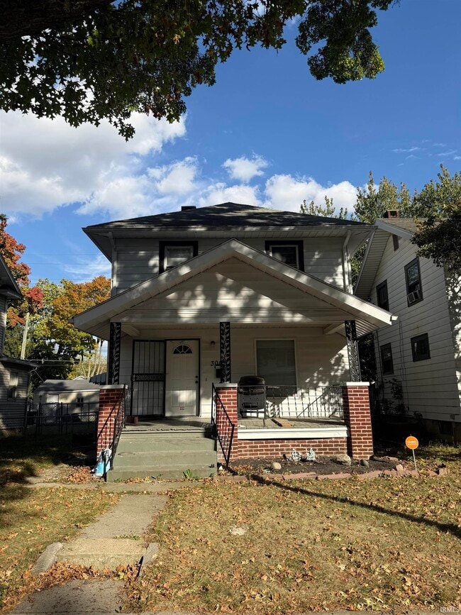 Building Photo - 3005 Monroe St
