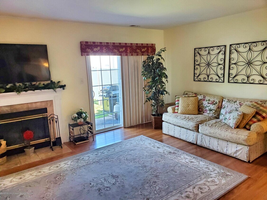 188 Essex Pl, Marlboro Township, NJ 07751 Condo for Rent in Marlboro Township, NJ