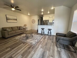 Building Photo - 1212 SW Oklahoma Ave