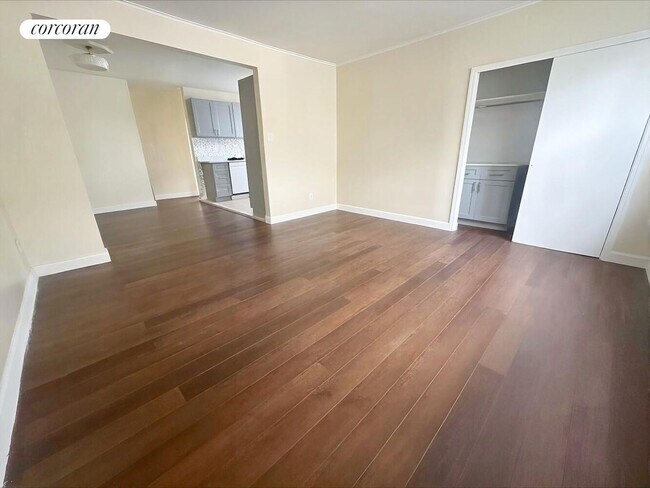 Foto del edificio - 65 Conklin Ave