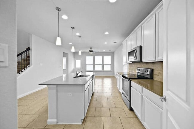 Building Photo - 16015 Remington Reserve Way